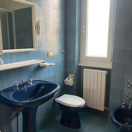 Marisa Unifamiliare Con Giardino 빌라 *