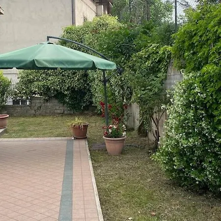 Marisa Unifamiliare Con Giardino *